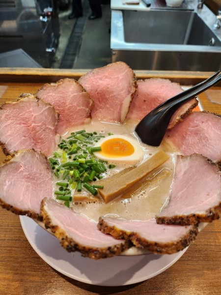 「濁とんラーメンチャーシュー🍜」@あいつのラーメン かたぐるま 本店の写真