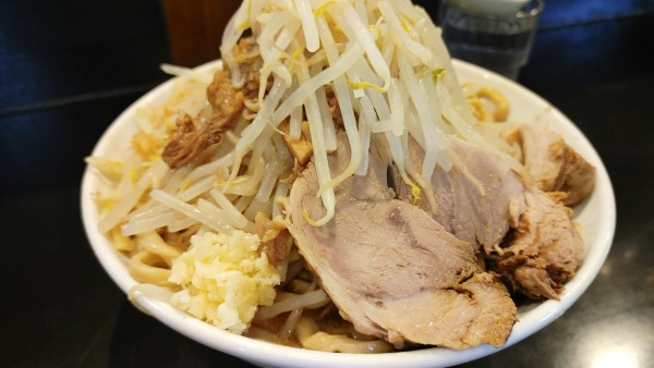 「ラーメン・麺マシ・麺マシ(にんにく少しやさい)￥1,100」@ラーメン豚温泉の写真