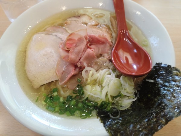 「塩そば830円」@多加水手揉み熟成麺 くるりの写真