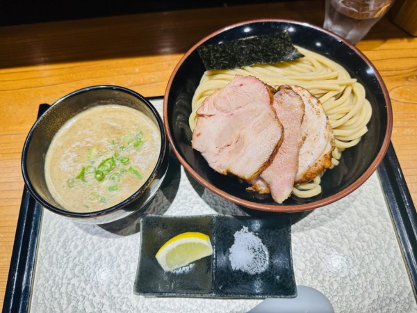 「【限定】チャーシュー豚骨魚介つけ蕎麦【1500円】」@中華蕎麦 ひら井の写真