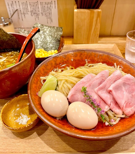 「カレー昆布水つけ麺【TP】特製増し、背脂ご飯」@味噌らーめん 柿田川ひばり 恵比寿本店の写真