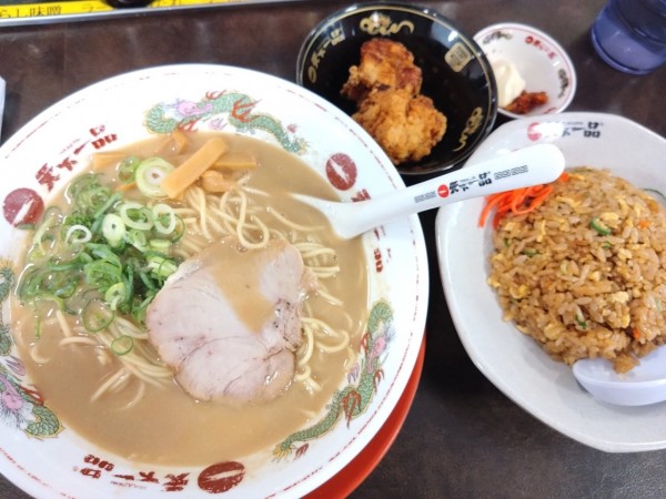 「こってりラーメン　唐揚げチャーハンセット」@天下一品 前橋大友店の写真