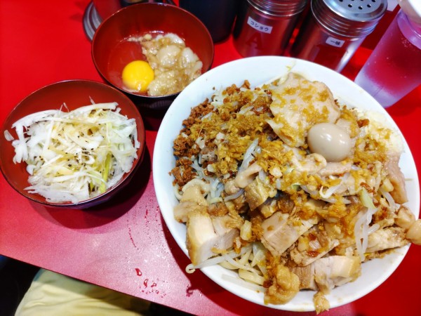 「冷やし中華(ニンニク·脂·FG)豚追加1枚·脂玉子·ネギ」@麺屋HEROの写真