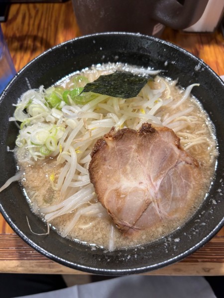 「らあ麺」@らあ麺 やったる 新宿店の写真