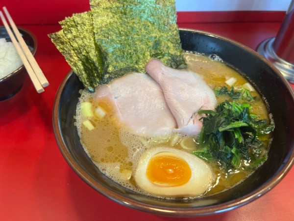 「特性ラーメン並」@らーめん 谷瀬家 新橋店の写真