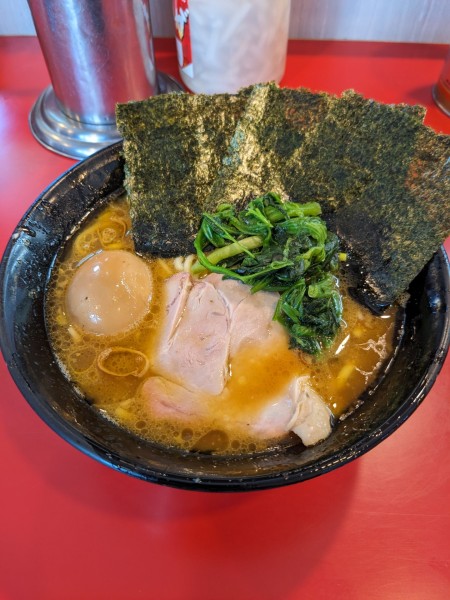 「ラーメン＋味玉」@家系総本山 ラーメン吉村家の写真