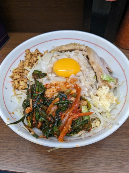 「小ラーメン（麺半分）＋汁なし＋ニラキムチ」@ラーメン二郎 横浜関内店の写真