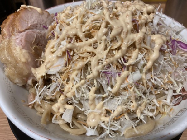 「冷やし中華+ガリマヨ+ニンニク」@豚山 池袋西口店の写真