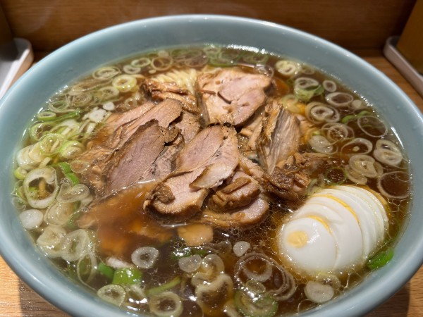 「チャーシュー麺+大盛+チャーシュー+スライスゆで卵」@ひろちゃんラーメン!の写真