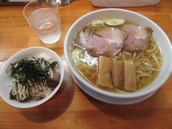 「手もみ中華そば（８３０円）＋ミニチャーシュー丼３００円」@つけめん・らーめん活龍 荒川沖店の写真