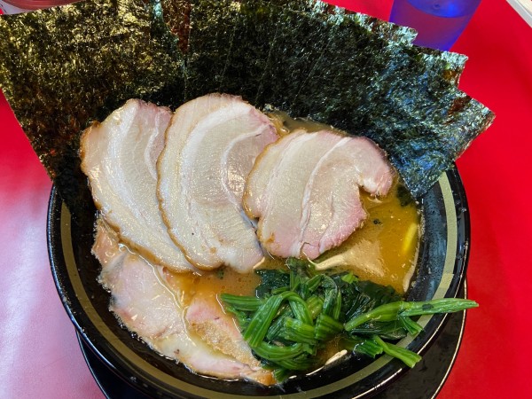 「チャーシューメン3枚　のり　バラ3枚　カタオオ」@家系ラーメン 王道家の写真