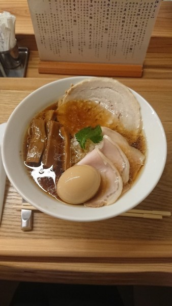 「特製醤油らーめん」@銀座らぁ麺 しら石の写真