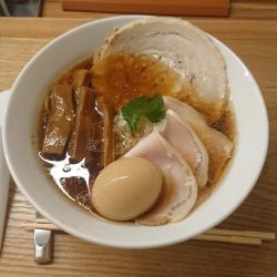 特製醤油らーめん