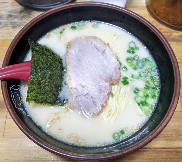 「博多ラーメン 650円」@博多ラーメン長浜や 上野店の写真