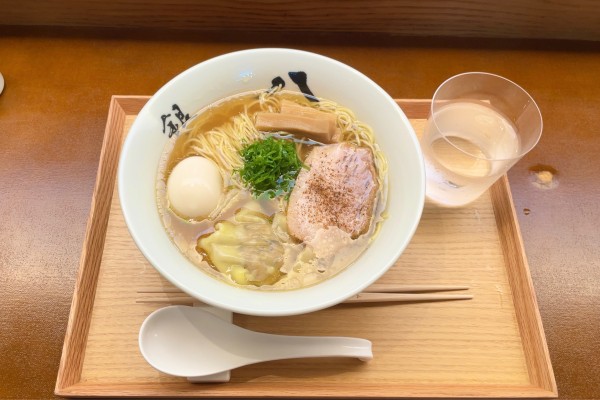 「ラビオリグルマンディーズ中華そば」@中華そば 銀座 八五の写真