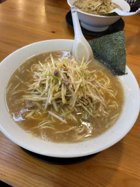 「ネギラーメン　大盛り」@ラーメンショップ椿 松山千石店の写真