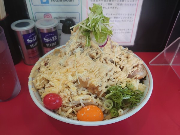 「冷やし混ぜそば(大)400g/野菜マシマシ/超ガリマヨ」@用心棒 本号の写真