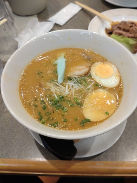 「スサノオラーメン」@出雲の國 麺家 出雲縁結び空港店の写真