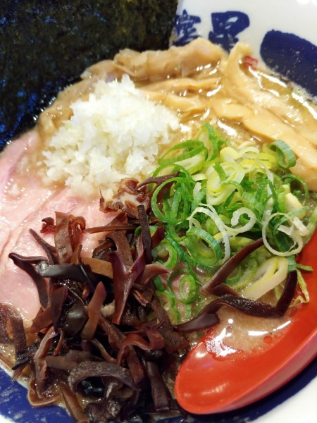 「濃厚煮干しそば」@濃厚煮干しそば 麺匠 濱星 関内店の写真