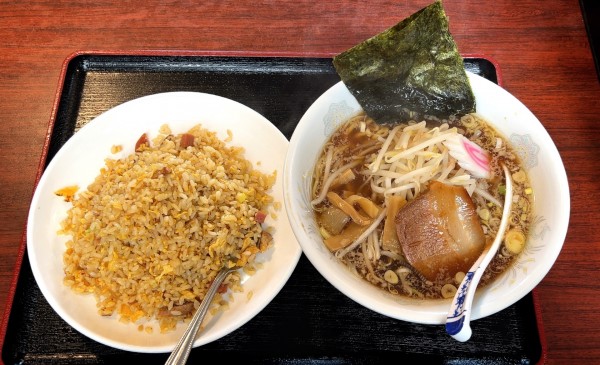 「ラーメンセット 醤油ラーメン＋チャーハン」@楽楽中華 本店の写真