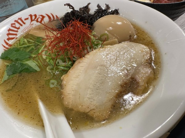 「味玉さば塩らーめん（並盛・140g）1,000円→900円」@らーめん酒場 福籠 通町店の写真