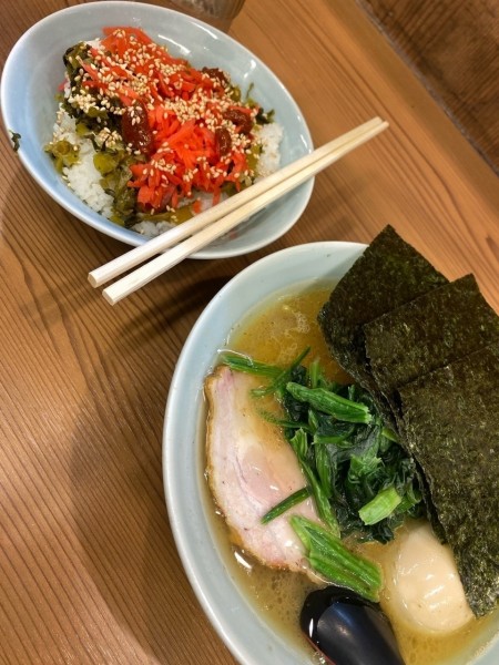 「ラーメン　800」@家系らーめん 武将家 外伝の写真