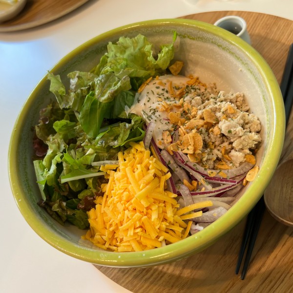 「ガーリックバジリコ（バジル多め）＋チェダーチーズ」@まぜそば モダンの写真