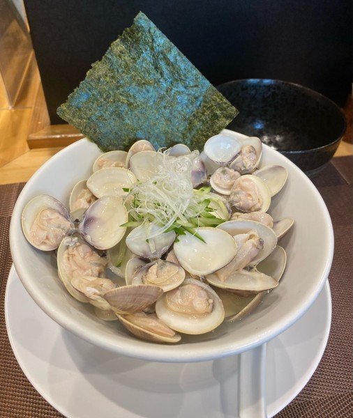 「[期間限定] 九十九里産小蛤の冷製潮そば ¥1400」@自家製麺ほんまの写真