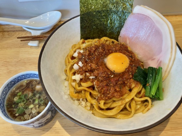 「味麗豚のキーマカレーのまぜそば1000円＋清湯スープ100円」@中華そば ひしおの写真