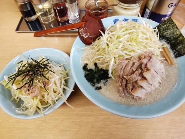 「チャーシュー麺＋ネギ×２、ネギ丼」@ラーメン青木亭 戸田店の写真