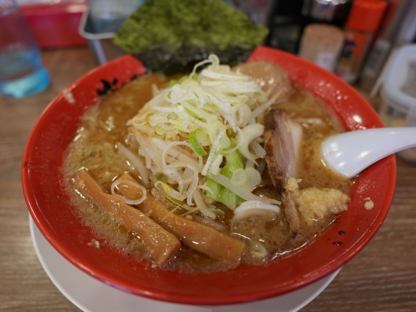 「味噌ばんから 麺硬め＋生姜＋サービス味玉＋サービスライス」@旭川味噌ラーメン ばんから 上野店の写真