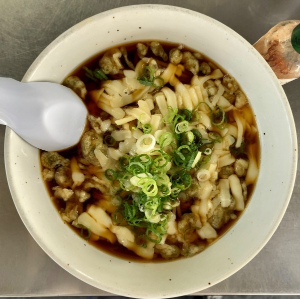 「チーズそば¥550」@富士見そば 下りホーム店の写真