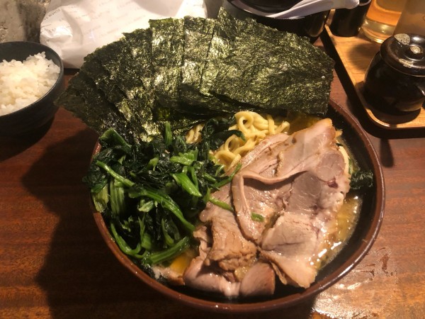 「特ラーメン＋大盛り」@家系ラーメン クックらの写真