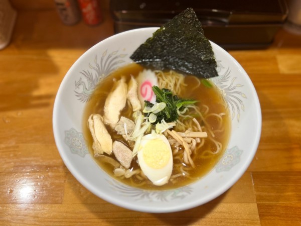 「鶏醤油ラーメン  1100円＋サービス唐揚げ1個」@ハラルラーメン 新宿の写真
