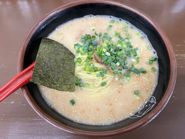 「博多ラーメン＋半チャーハン（セット限定）」@長浜や 赤羽店の写真