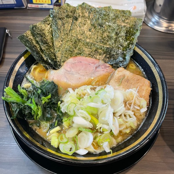 「ラーメン+のり+豚トロ+ライス」@家系ラーメン がくの写真