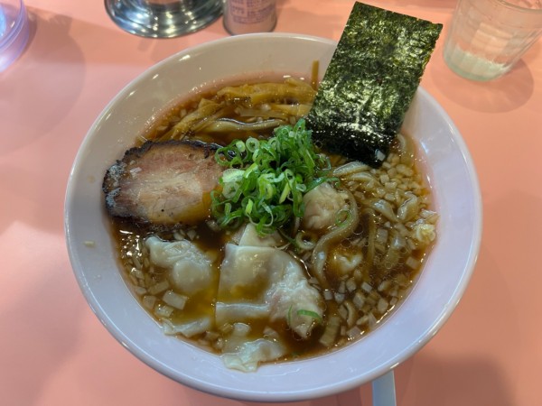 「もちもちスモーキーワンタン麺」@流星軒の写真