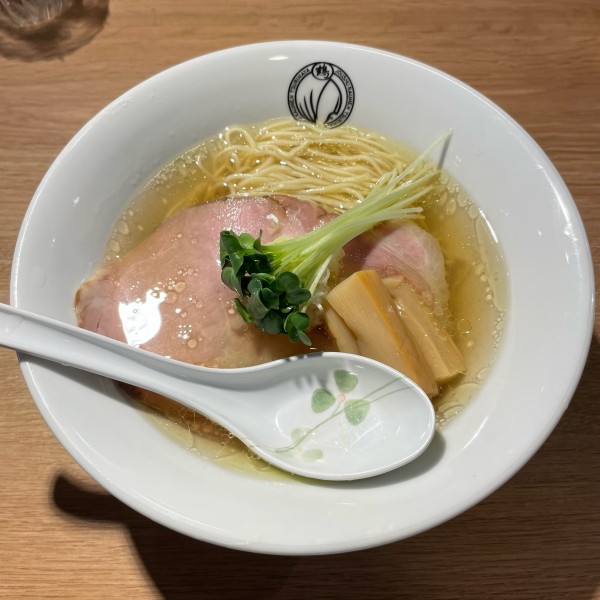 「大山鶏の塩そば+和え玉  ￥900+￥300」@麺処 鶴舞屋の写真