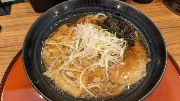 「焦がしにんにく醤油ラーメン」@中華そば くりの木 大宮ステラタウン店の写真