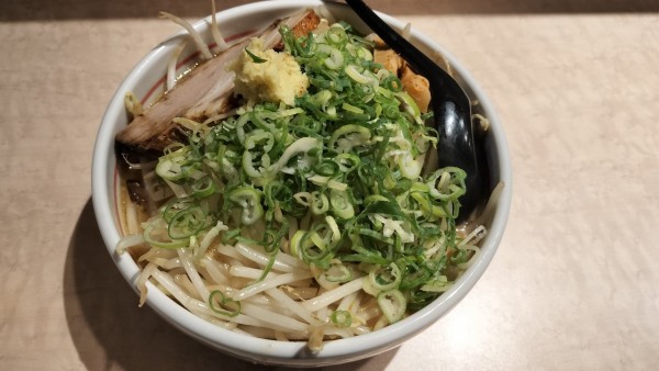 「札幌味噌　焼きもやしトッピング」@札幌麺屋 そらやの写真