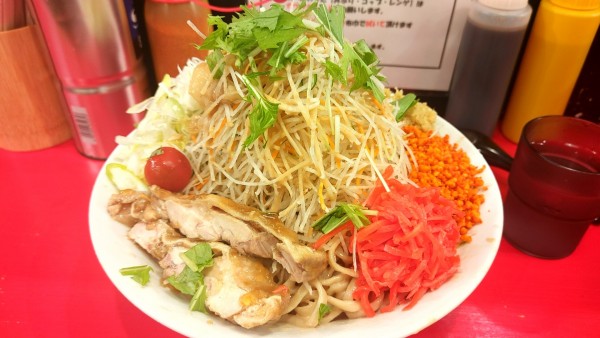 「冷やし中華・100円券・しょうが・紅しょうが・ねぎ」@ラーメン鷹の目 北千住店の写真
