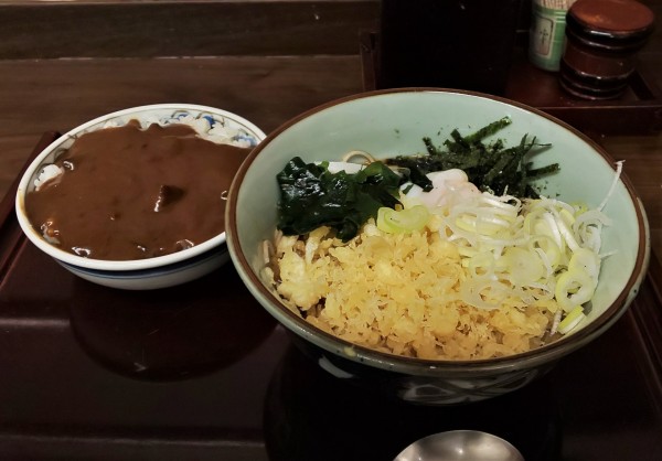 「冷し辛たぬきそば温玉付き＋ミニカレー（サービス定食）」@船堀そば 文殊の写真