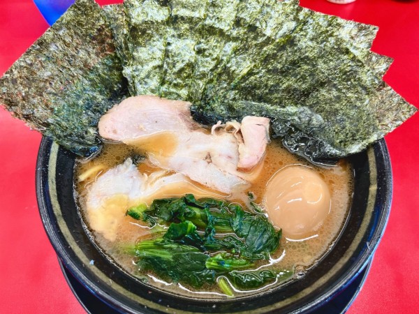 「ラーメン（800円）、海苔（CP）」@家系ラーメン 王道家の写真
