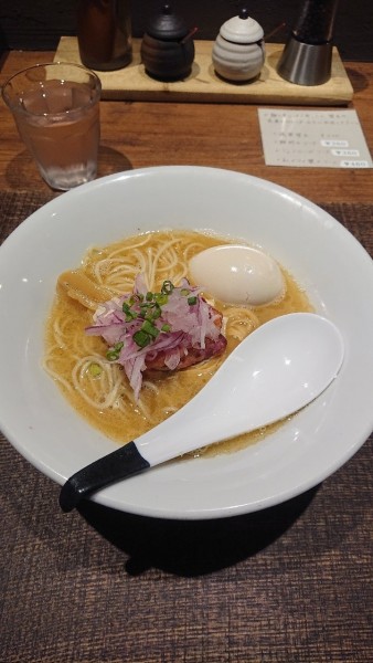 「鶏と水(濃厚)」@蜂と蝶の写真