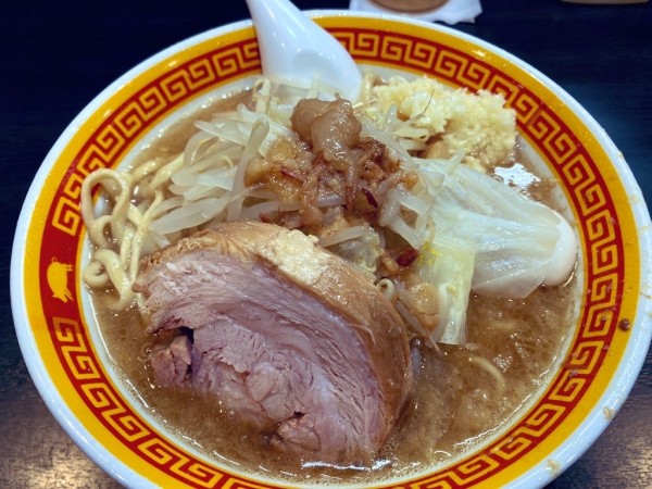 「ラーメン(半分)【 豚1枚】 ¥880」@えどもんどの写真