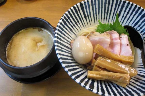 「特製つけ麺　1,180円にトッピング　100円（メンマ増し）」@麺や鶏とだしの写真