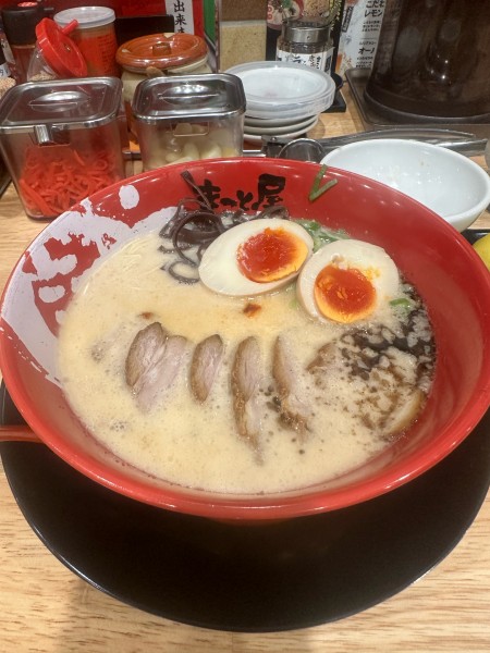 「牛じゃんチャーシュー(バリカタ)＋煮卵＋唐揚げ」@ラーメンまこと屋 ふじみ野店の写真