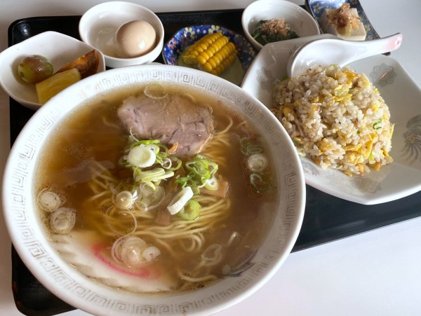 「半チャンラーメン 800円」@来々軒南口の写真
