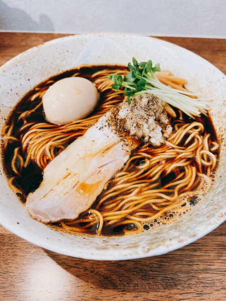 「漆黒醤油中華そば」@中華そば 安至の写真