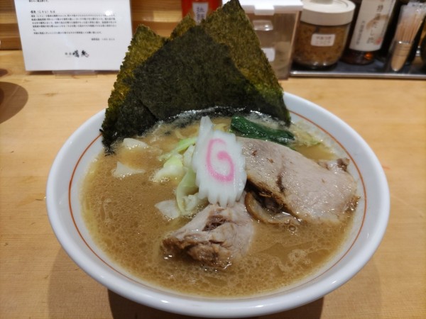 「黒豚豚骨醤油ラーメン（中太麺）」@銀座 嚆矢の写真